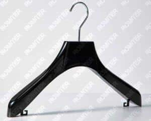 Sliding Feeding Type Plastic Hanger Metal Hook Vertical Inserting Machine